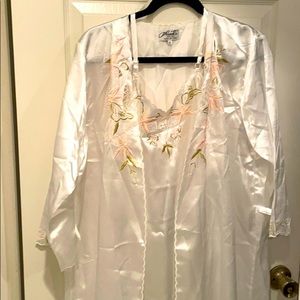 Nightgown & Robe set